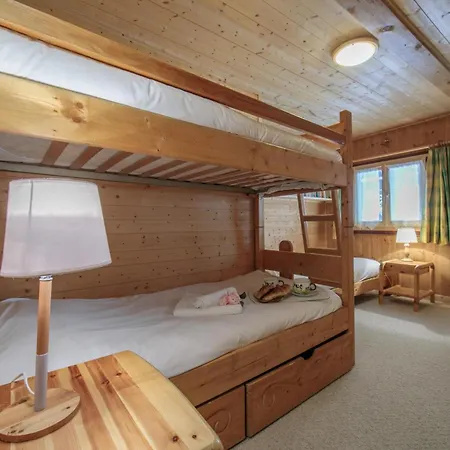 Chalet Du Croz 1 Mont Blanc View - 4 En-Suites & Sleeps 8 - Happy Rentals